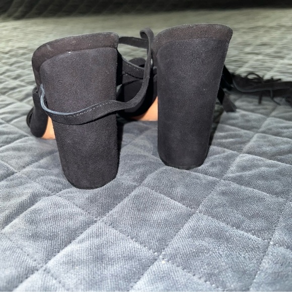 Schutz heels Women 8.5 Shoes Revolve Black Suede Tassel Block Open Toe Strappy - Picture 13 of 14